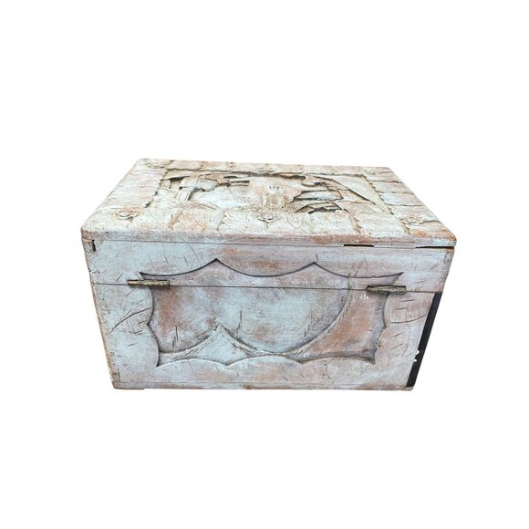 Vintage Hand Carved Wooden Storage Box Medieval Folk Art Design size 11.5"x7.5" - Picture 3 of 16